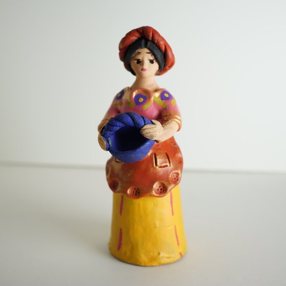 Handcrafted Ceramic Clay Guatemalan Woman Coffee Farmers - Picture 4 of 8